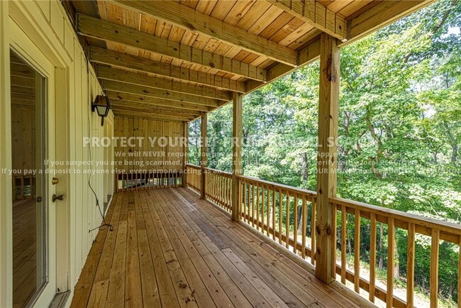 Building Photo - 27 Estes Dr