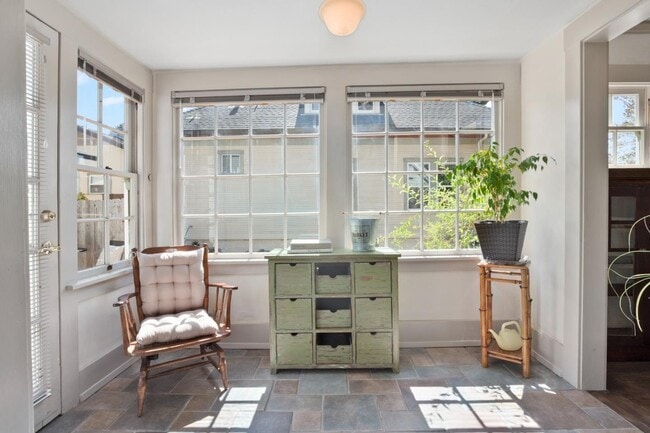 Building Photo - 114 Fairbanks St