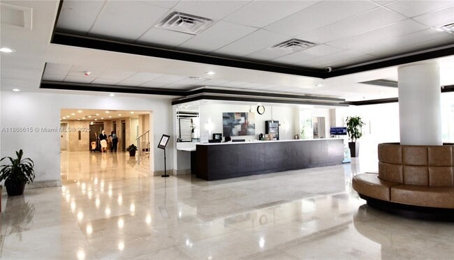 Building Photo - 5005 Collins Ave