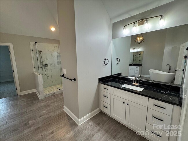 Building Photo - 3011 Waxhaw Crossing Dr
