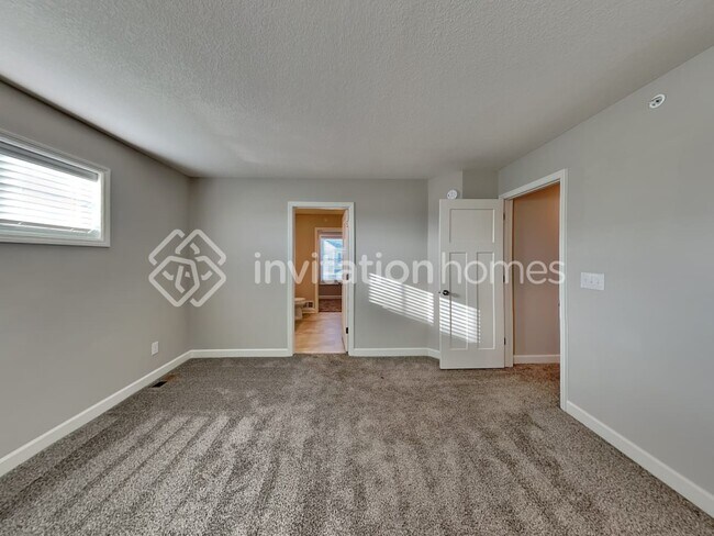 Building Photo - 10916 Zest St NE