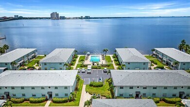 Building Photo - Palms at Waters Edge 3344-M6
