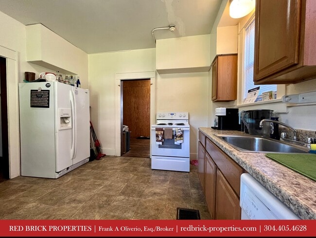 Building Photo - 771 Willey St