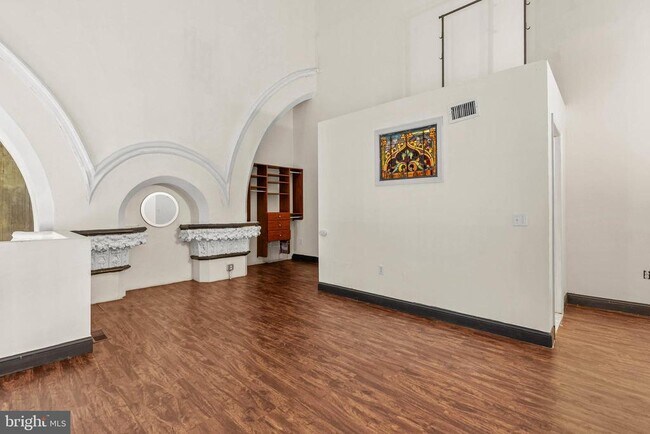 Building Photo - 3849 Terrace St