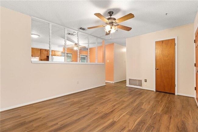 Building Photo - 11297 Old Moffat Rd