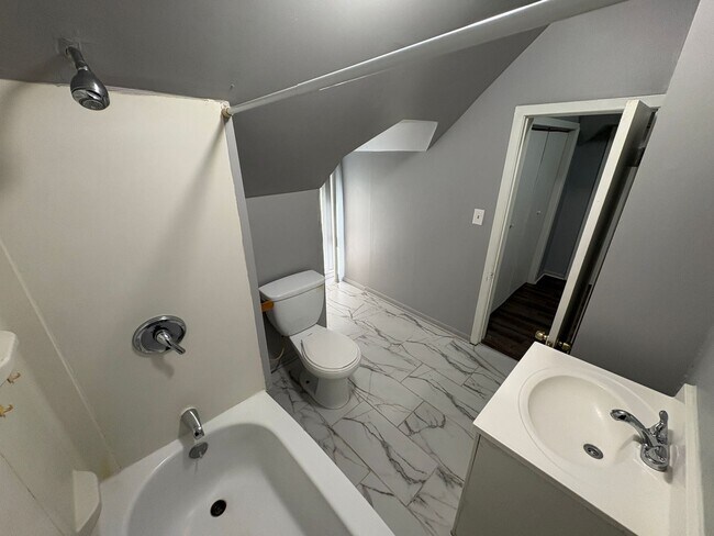 Building Photo - Lovely & Spacious 4-Bedroom Single-Family Home with Open Backyard