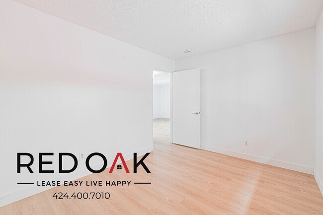 Building Photo - 13910 Sayre St