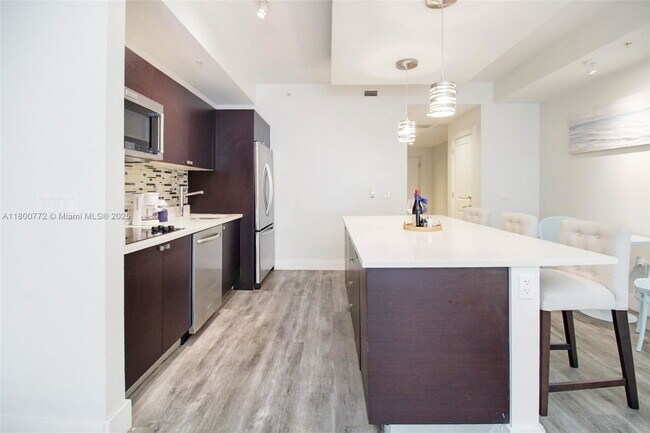 Building Photo - 5350 NW 87th Ave