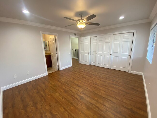 Building Photo - Luxurious 3 Bedroom Cypress Townhouse for ...