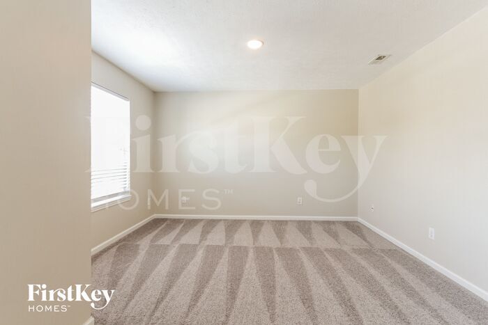 Building Photo - 8588 N Springview Dr
