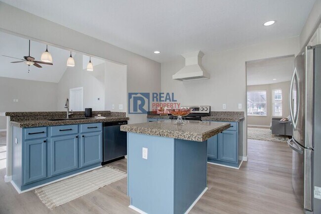 Building Photo - 5934 Instone Cir
