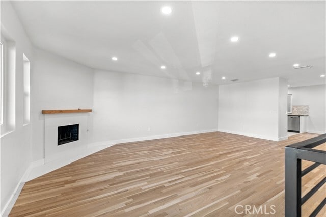 Building Photo - 552 Hahn Ave