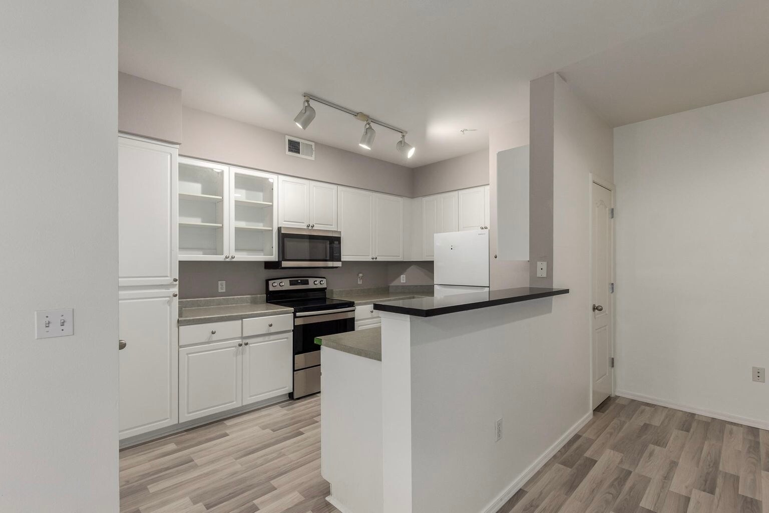 Counters are updated - 1701 E Colter St