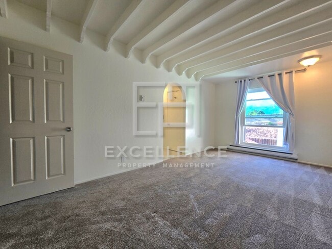 Building Photo - Spacious 2/2.5 Townhouse with 1 Car Garage...