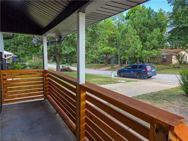 Building Photo - 412 W Swallow Cir