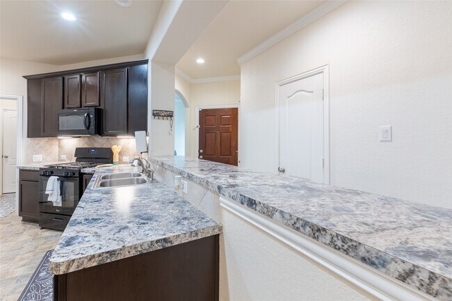Building Photo - 11413 Hackmatack Way