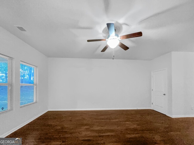 Building Photo - 202 Daisy Cir