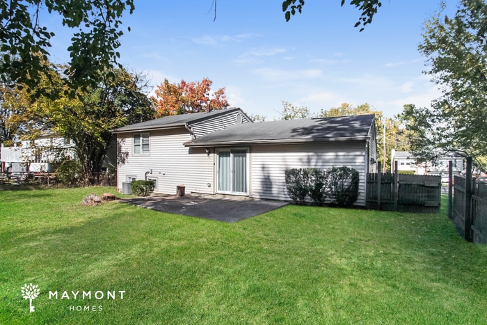 Building Photo - 1711 W Kemper Rd