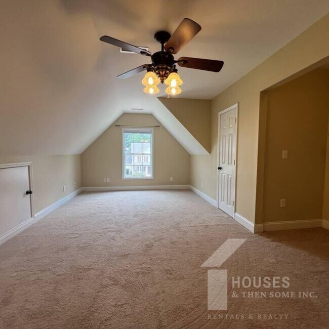 Building Photo - 606 Mattie Ln