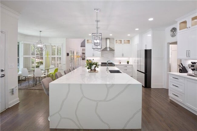 Building Photo - 265 Oakhurst Leaf Dr
