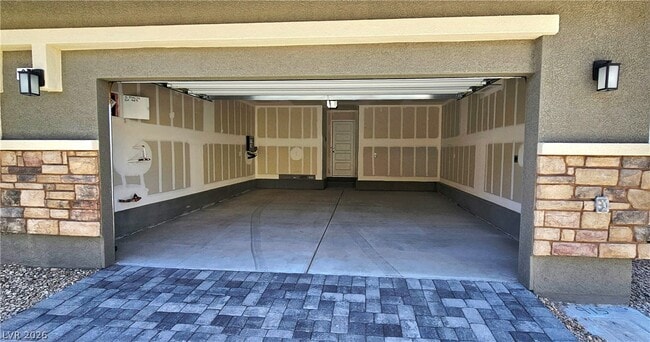 Building Photo - 915 Violet Heron St