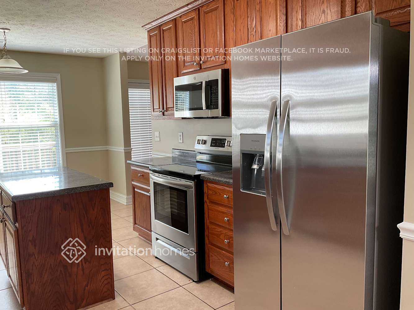 Building Photo - 3329 Silver Ridge Dr