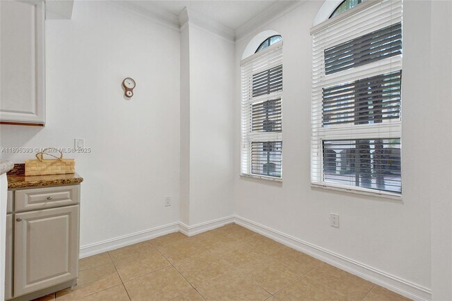 Building Photo - 3001 NE 185th St