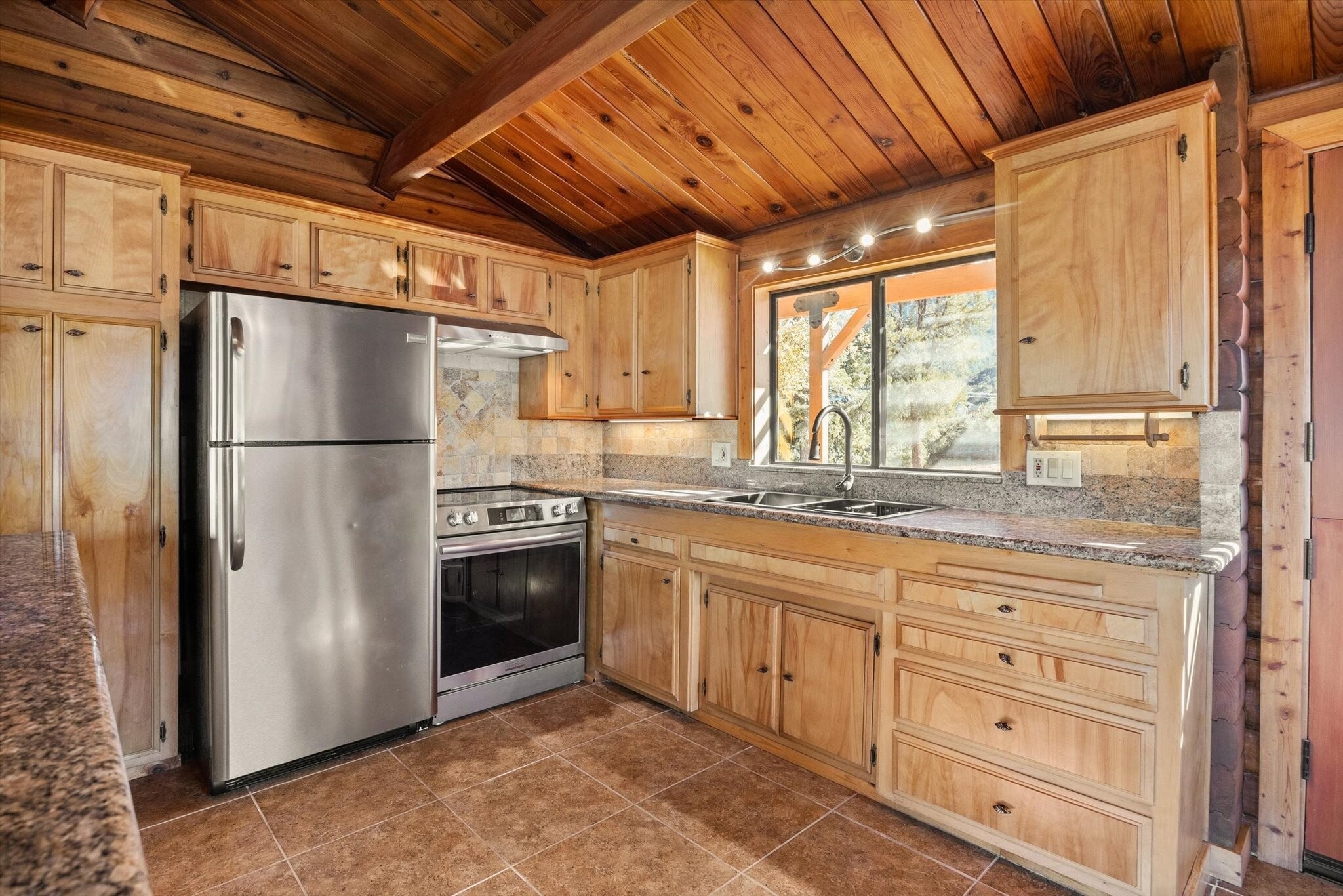 Building Photo - 2106 Sangreia Ct