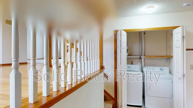 Building Photo - 2580 Lyncrest Dr