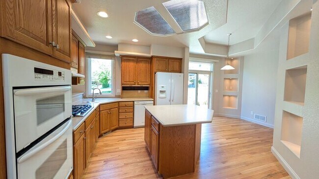 Building Photo - 2795 Stonewall Heights