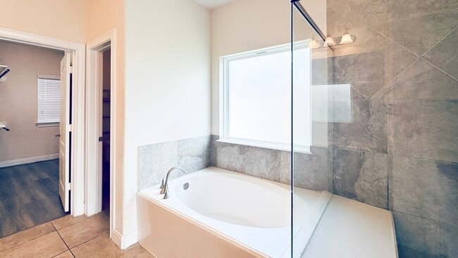 Building Photo - 1236 Laurel Lp