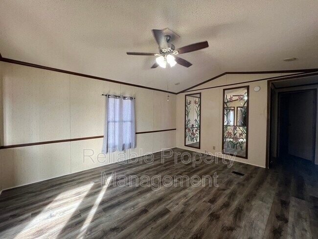 Building Photo - 905 O B J Rd