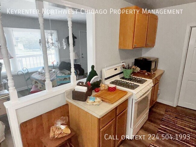 Building Photo - 912 W Oakwood Dr