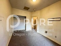 Building Photo - 1127 SE Stephens St