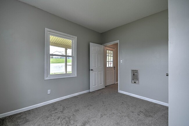 Building Photo - 635 S McKee St