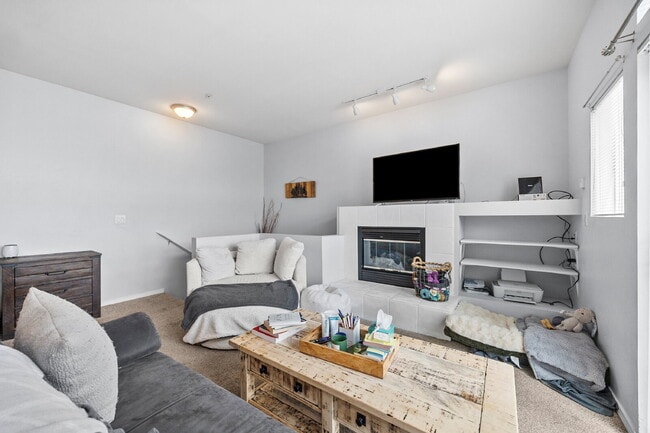 Building Photo - Cozy, modern, and will be READY TO MOVE-IN 8/1/2026.  Don't miss out on this beauty in Carrara of...