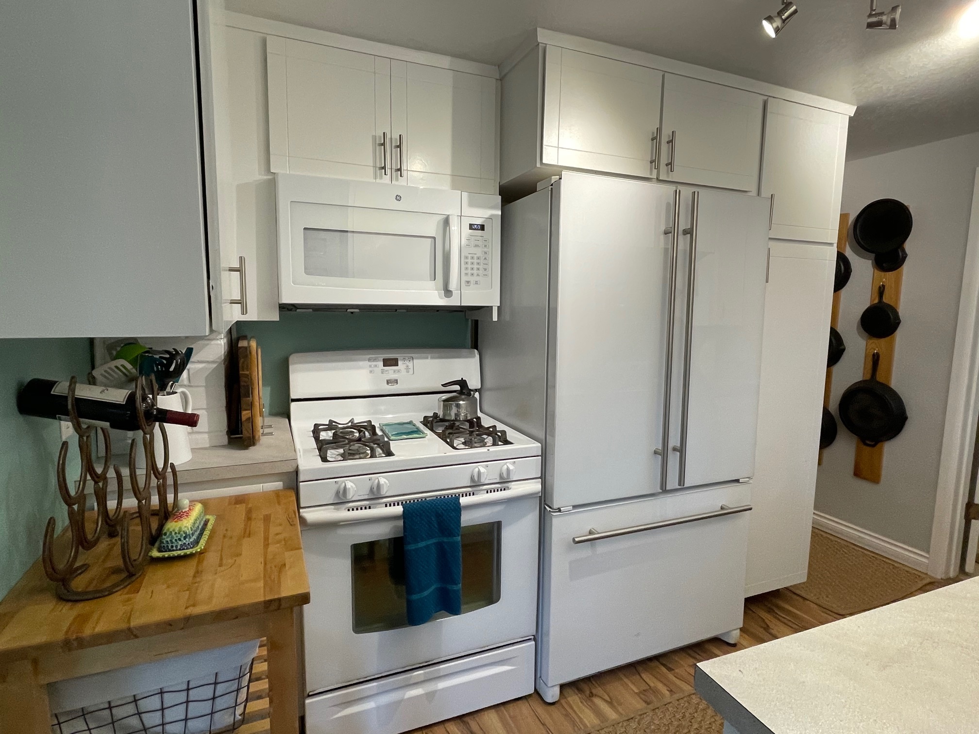 Kitchen - 1904 12th Ave SW