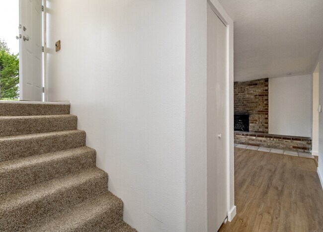 Building Photo - 13314 86 Ave E