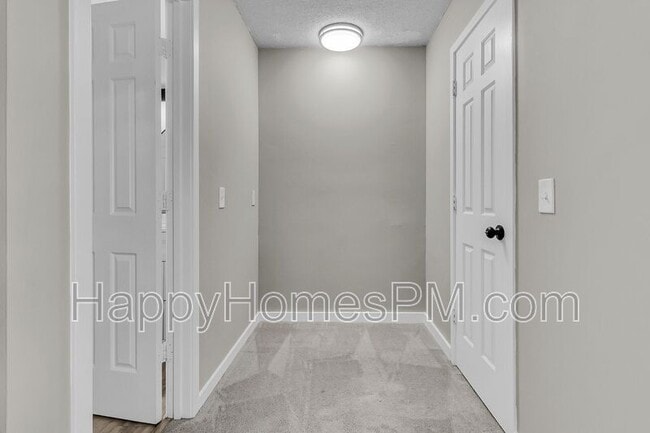 Building Photo - 5737 Dewsbury Ln