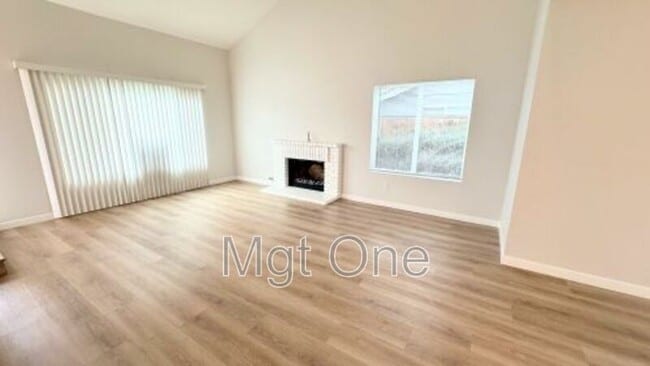 Building Photo - 1022 Blossom Hill Dr