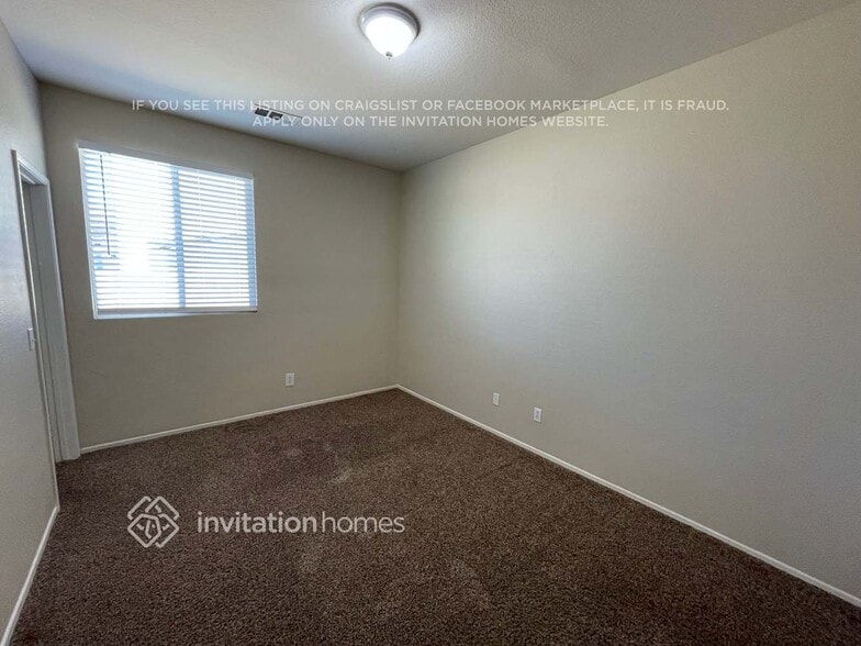 Building Photo - 5815 W Ave J 12