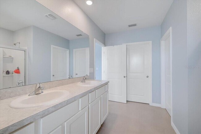Building Photo - 3919 Willow Branch Pl