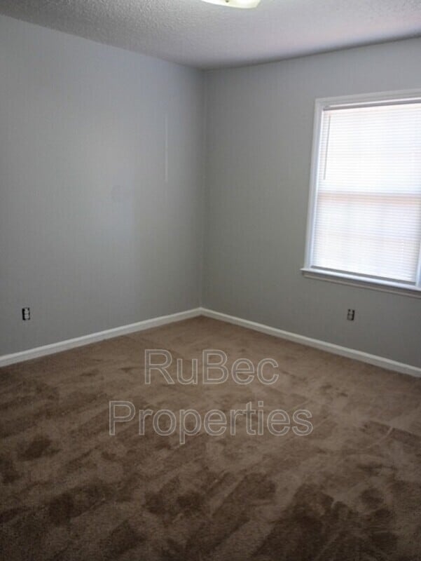 Building Photo - 458 S Weldon St