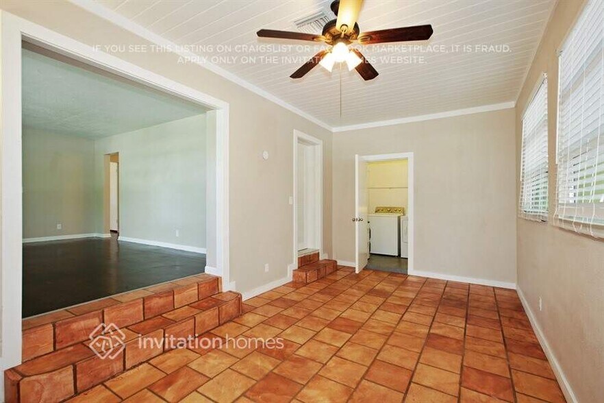 Building Photo - 108 NE 22nd St