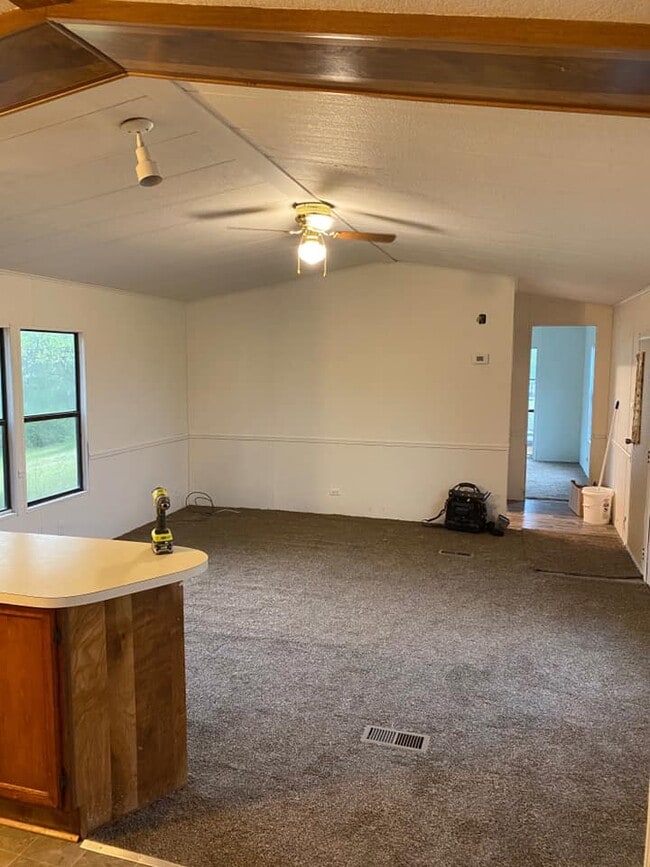 Building Photo - 416 Schaal Rd