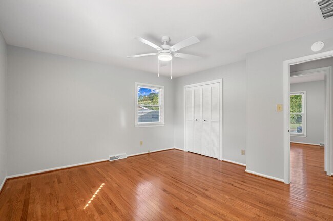 Building Photo - 3803 Derbyshire Dr