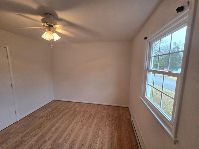 Building Photo - 2 bedroom duplex in Hopewell