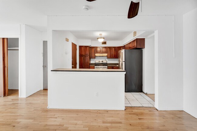 Building Photo - 30 Skyline Dr