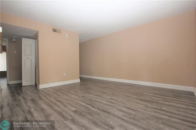 Building Photo - 2350 NW 33rd St
