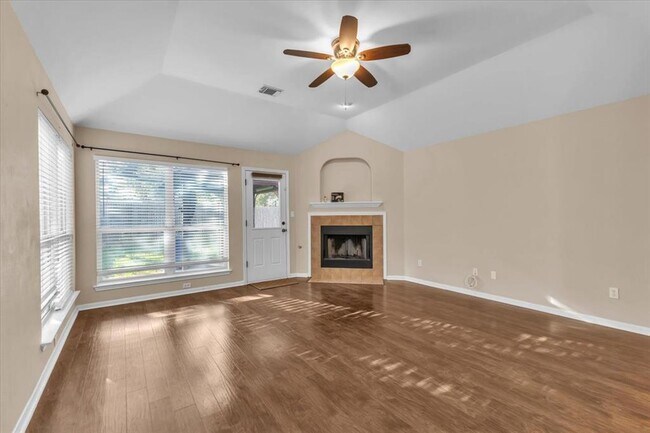 Building Photo - 5009 Hibiscus Valley Dr